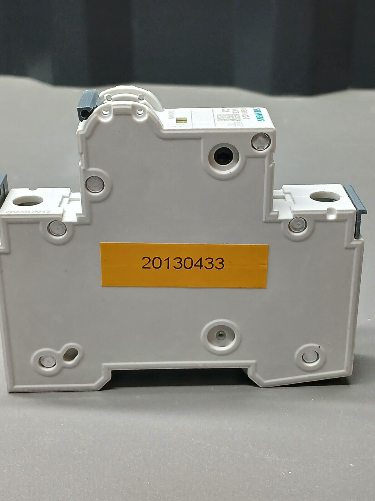 5834825