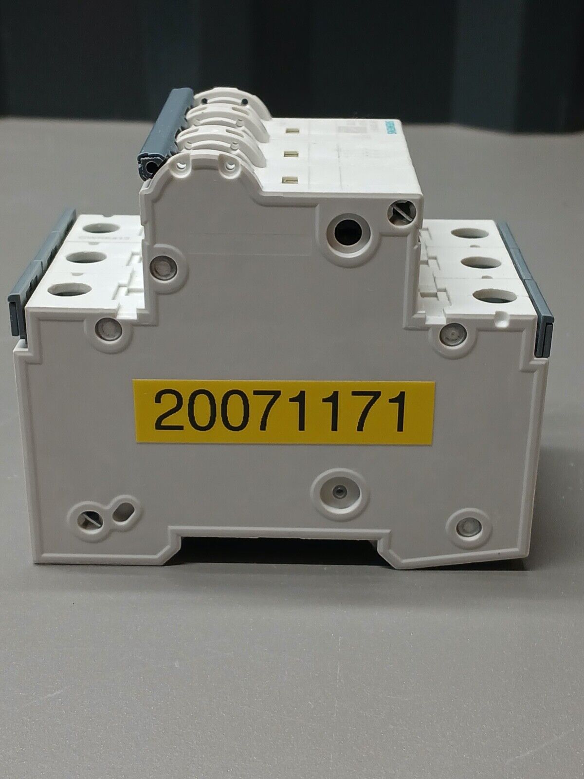 5861847
