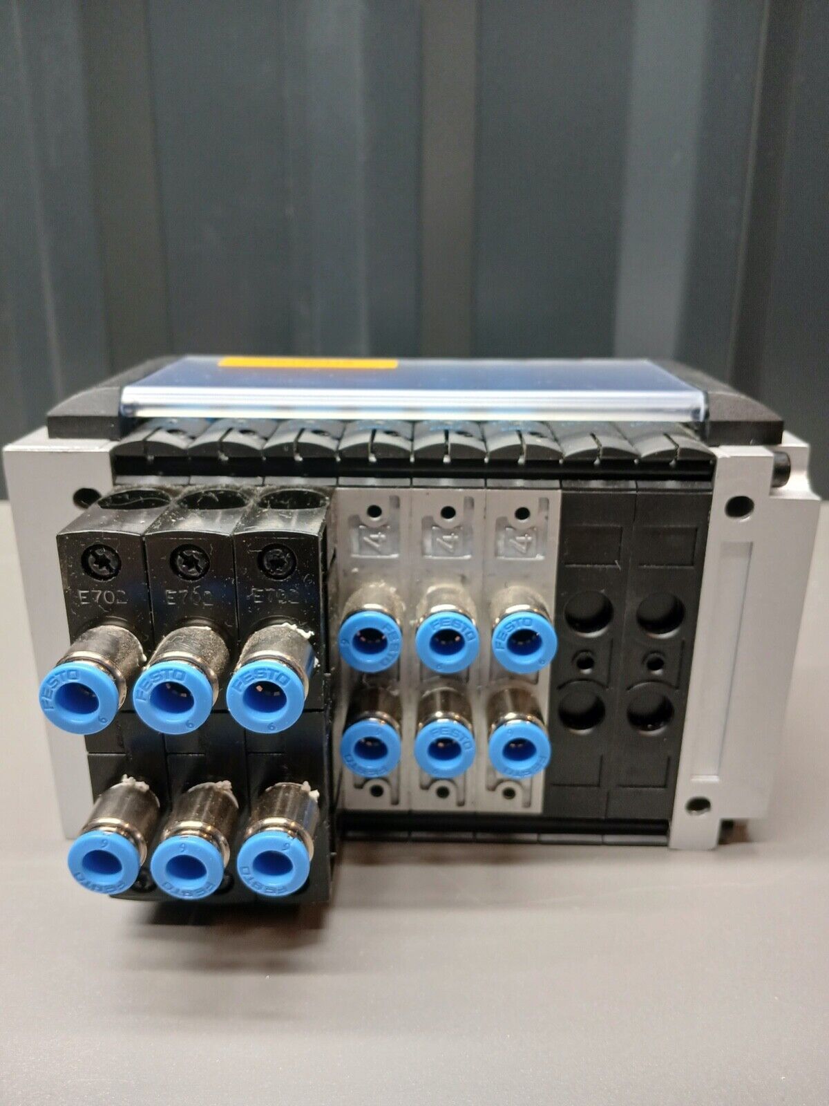 5861862