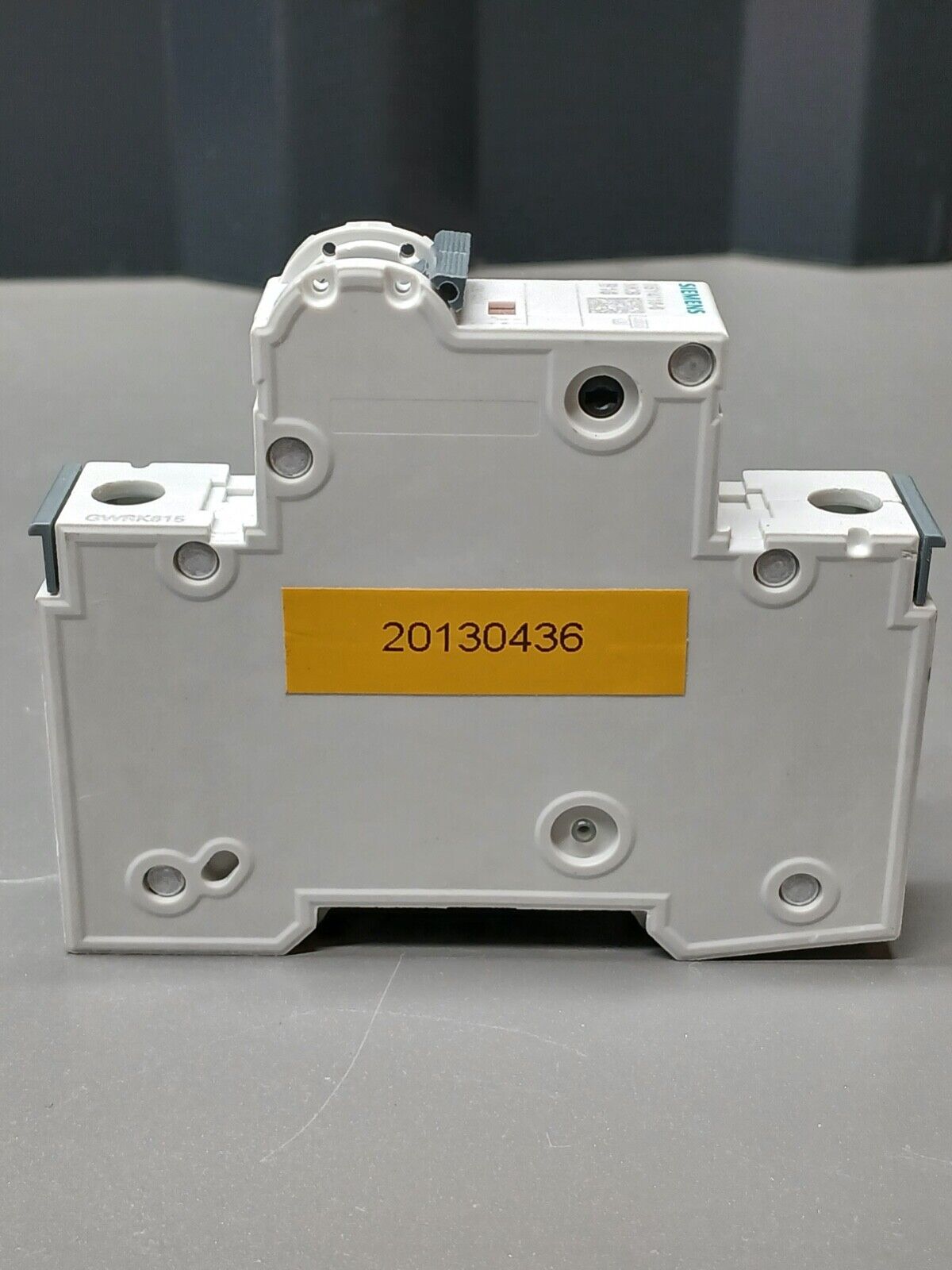 5834827