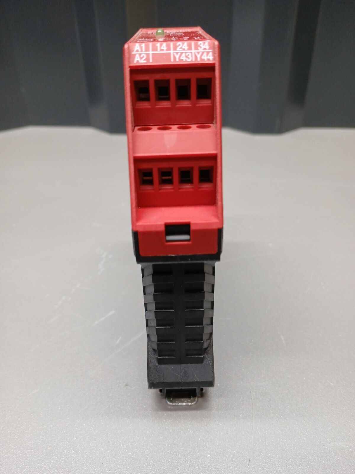 5834836