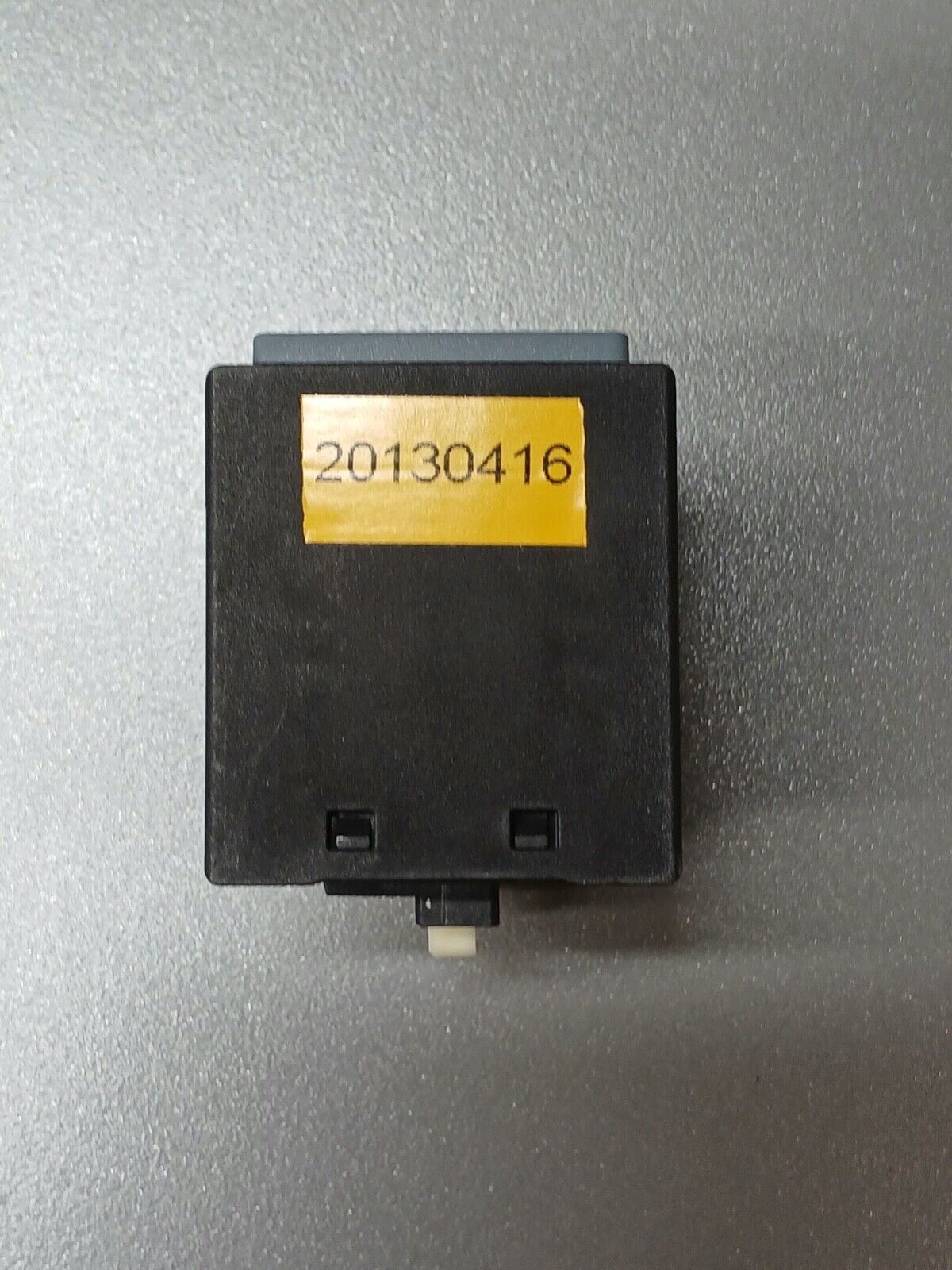5861886
