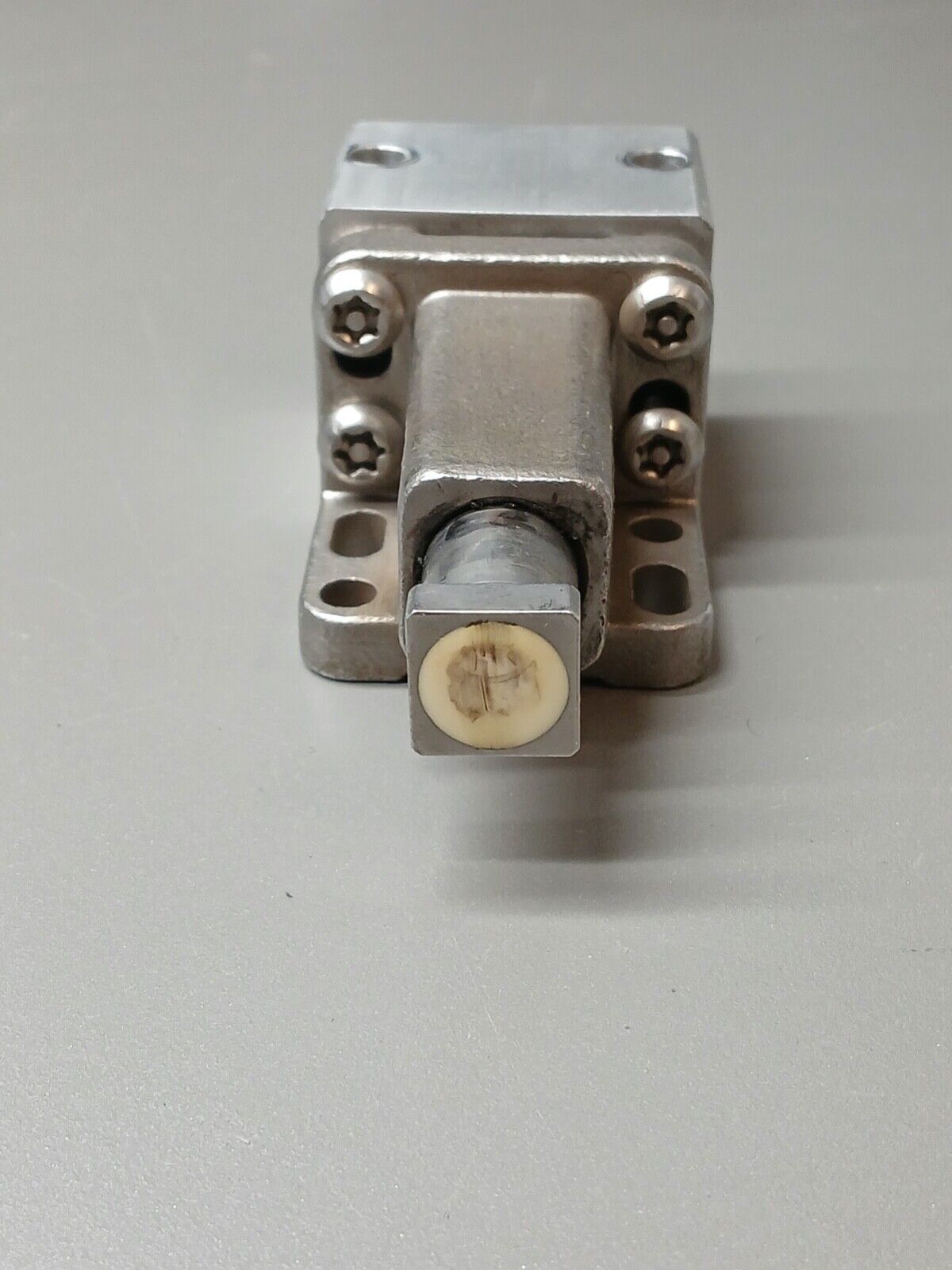 5861843