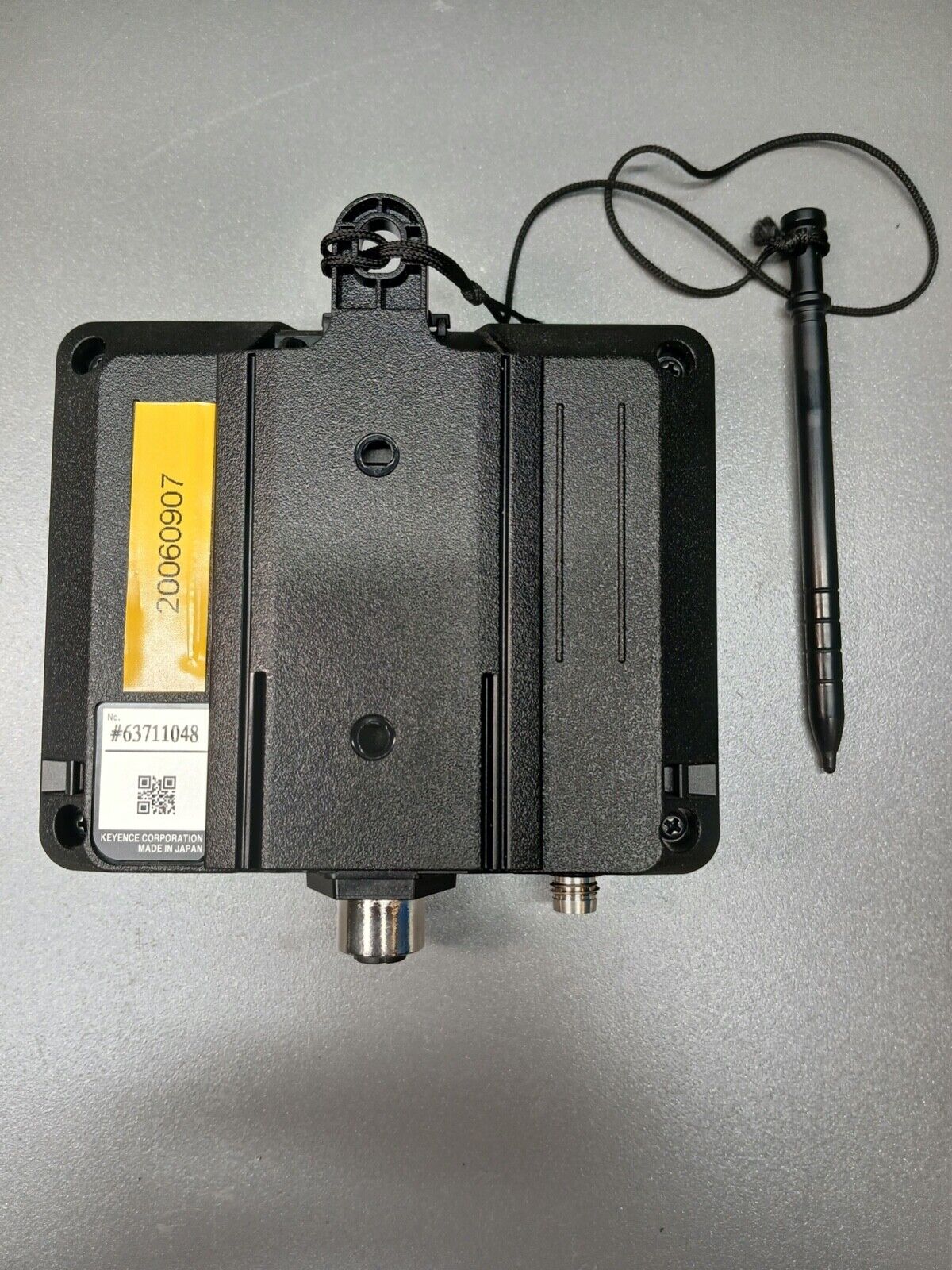 5861785