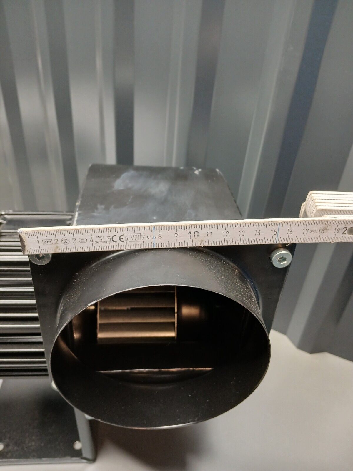 5834900