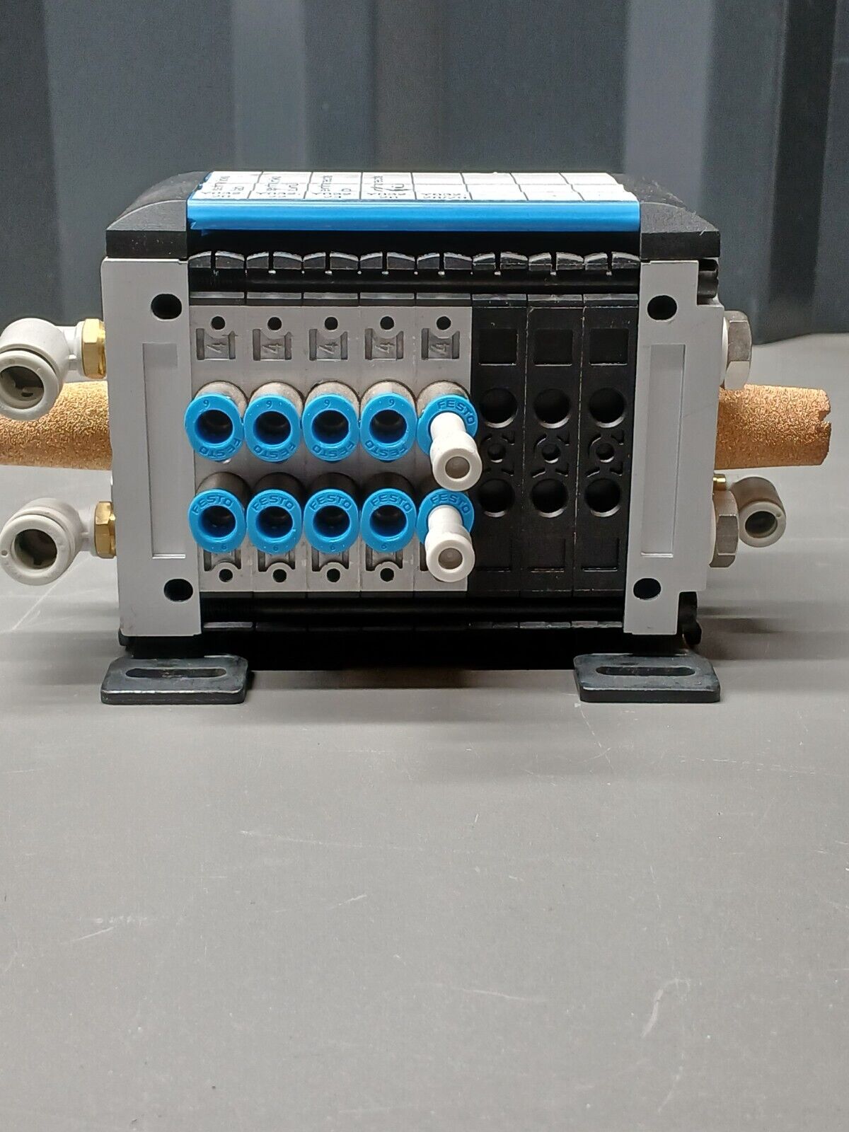 5834842