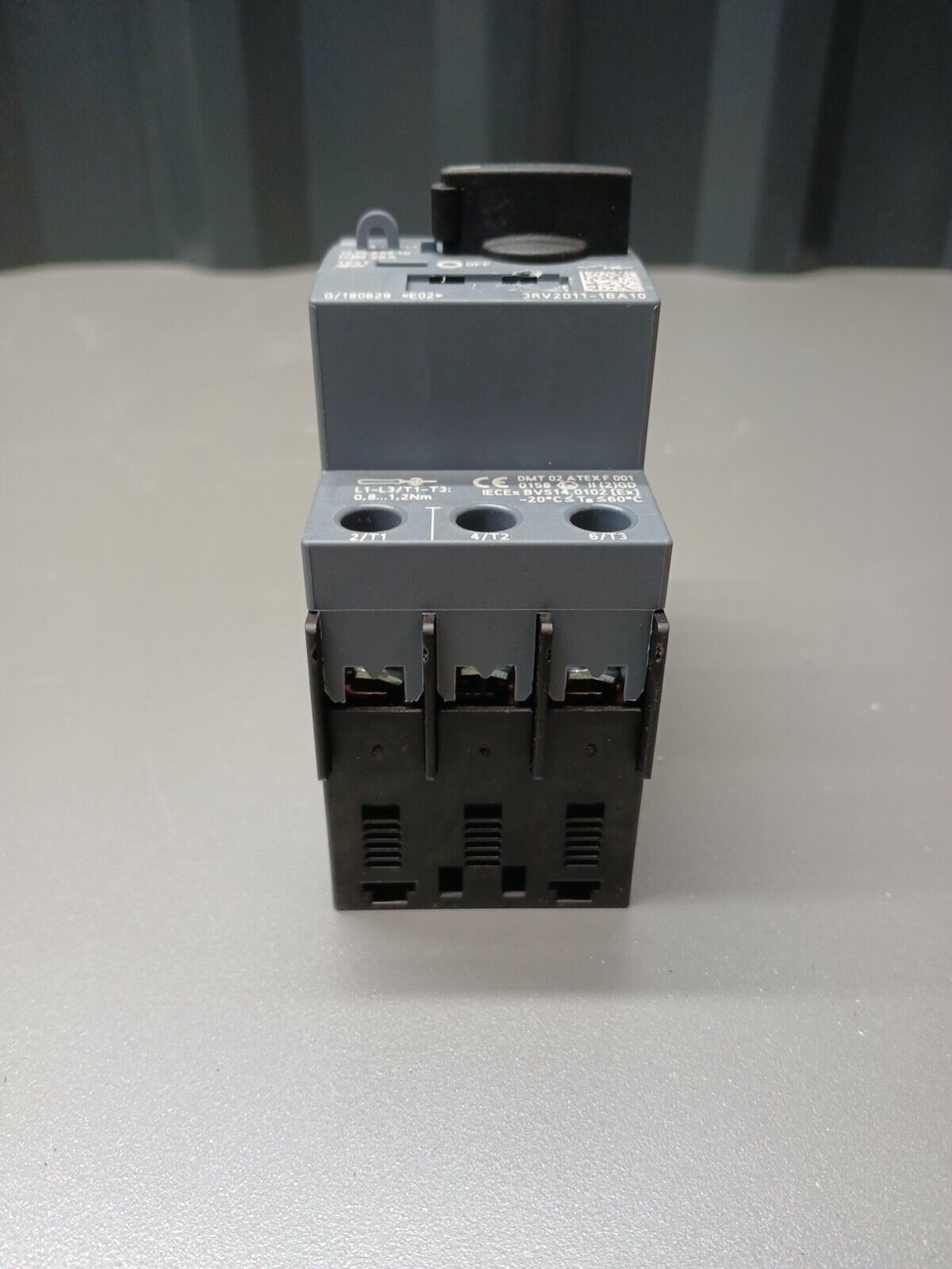 5861892