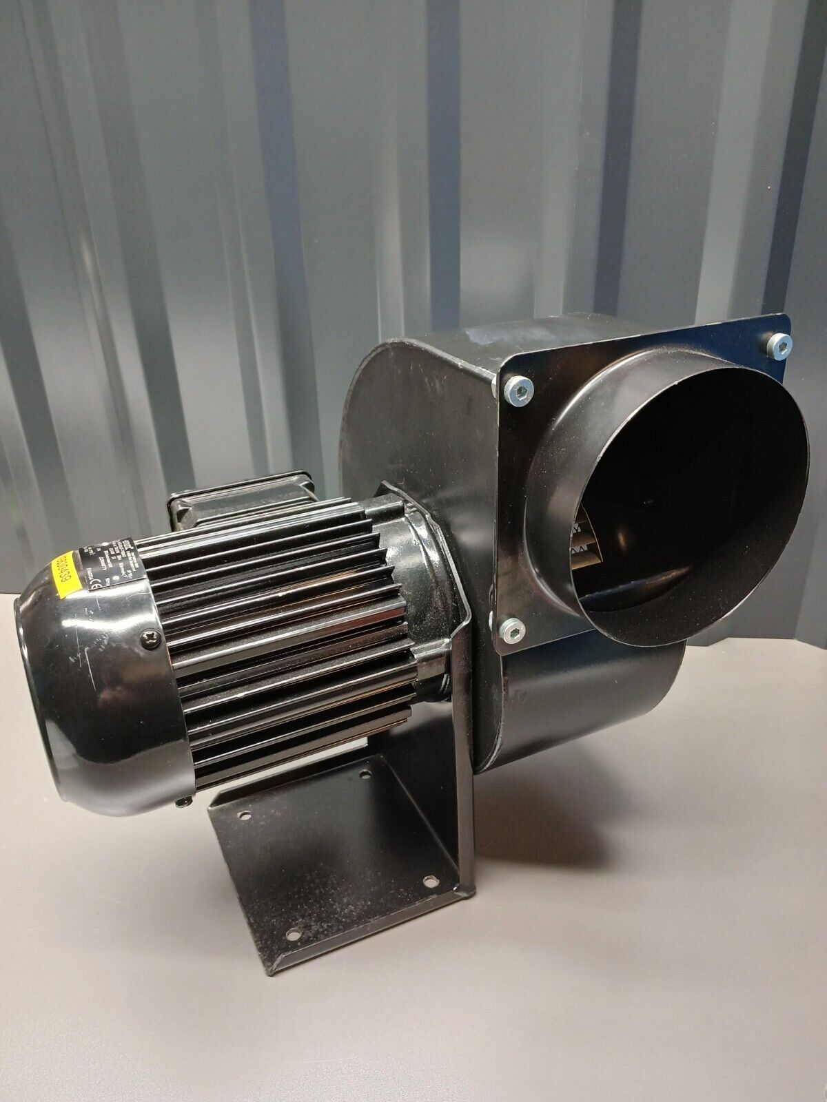 5834900