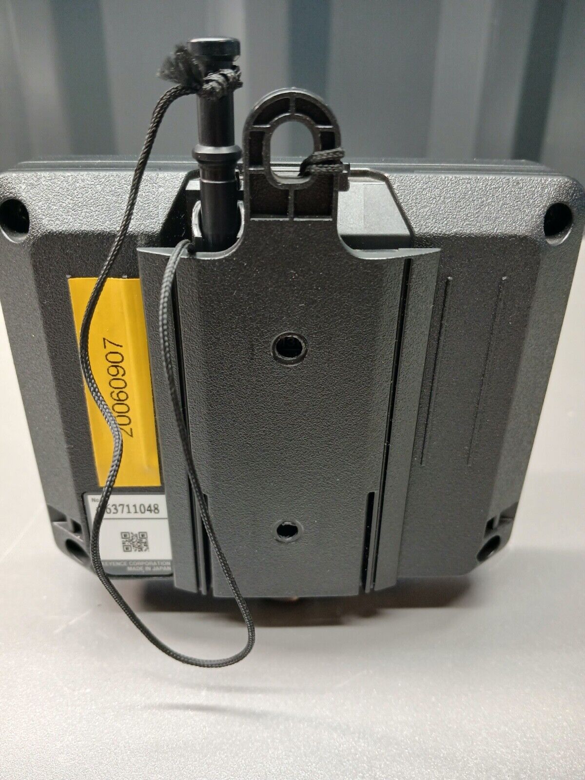 5861785