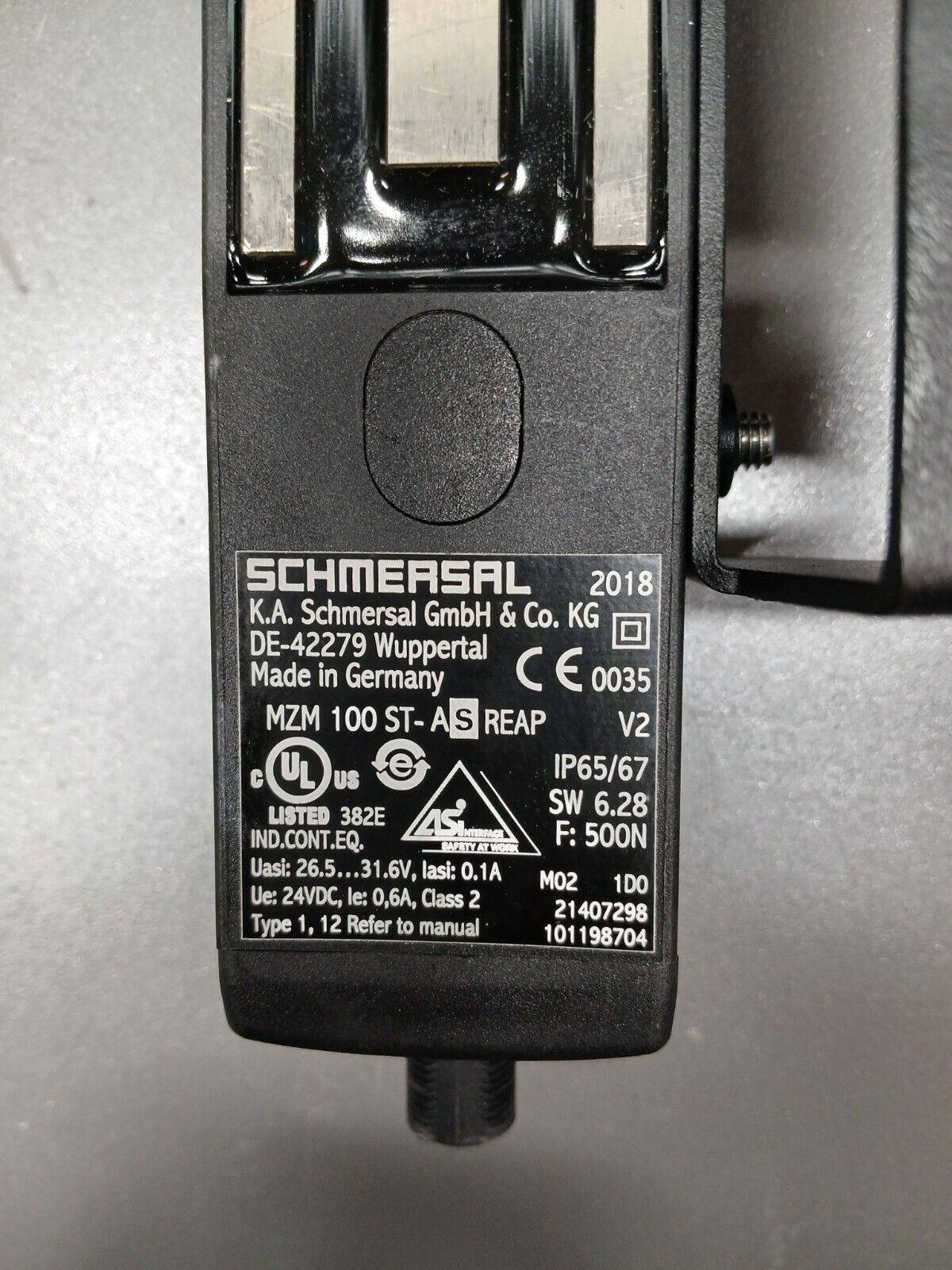 5861763