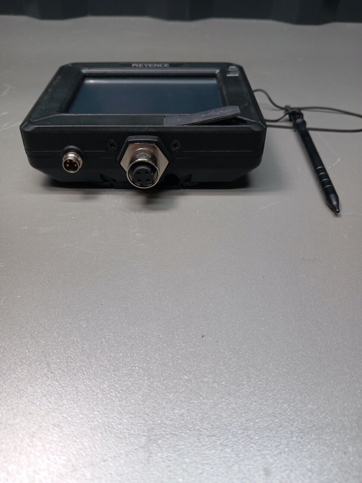 5861785