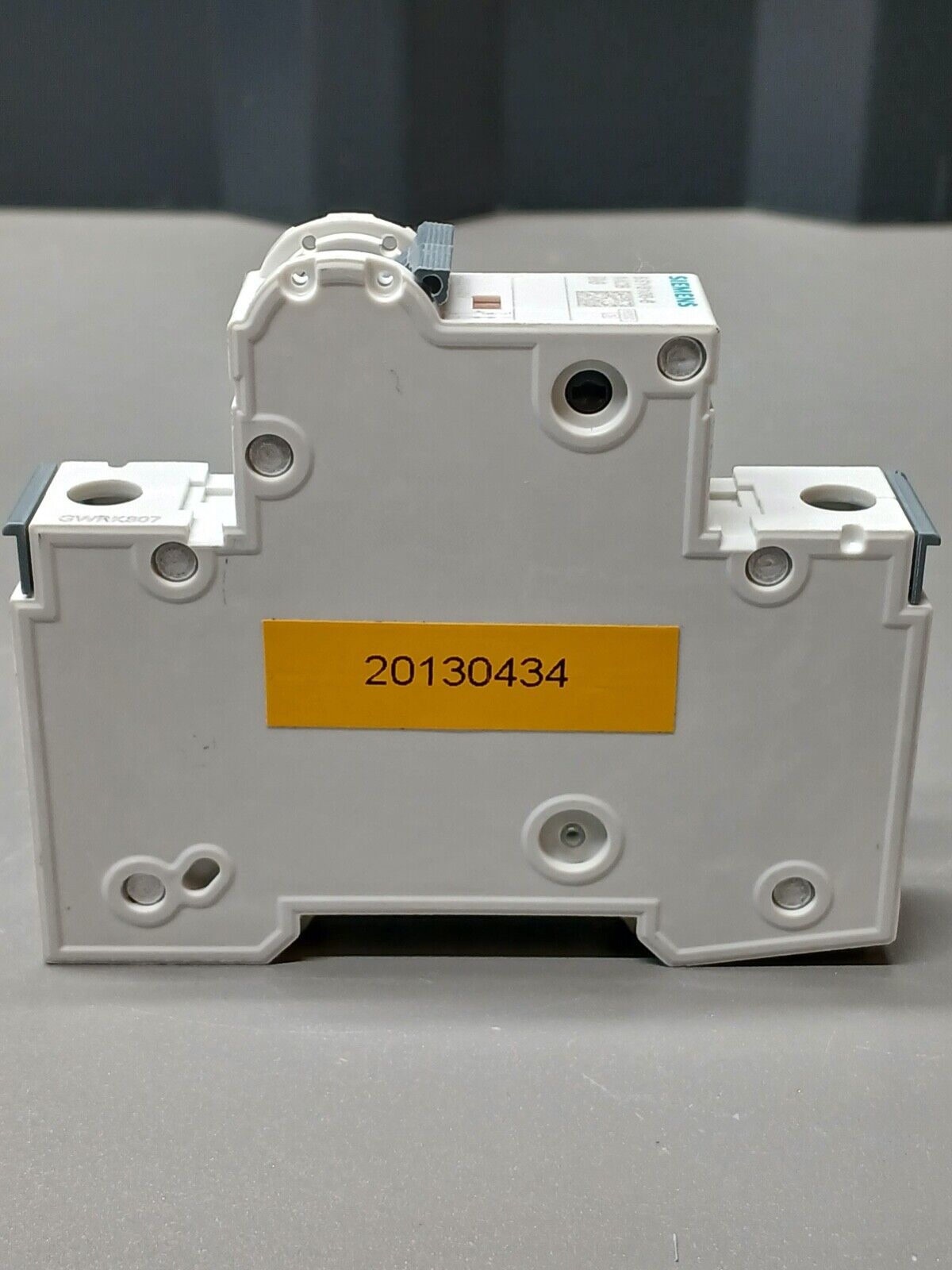 5861772