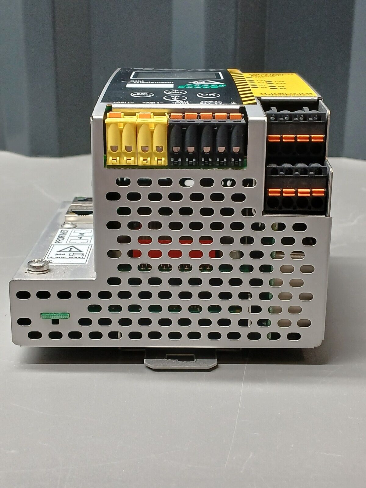 5861878