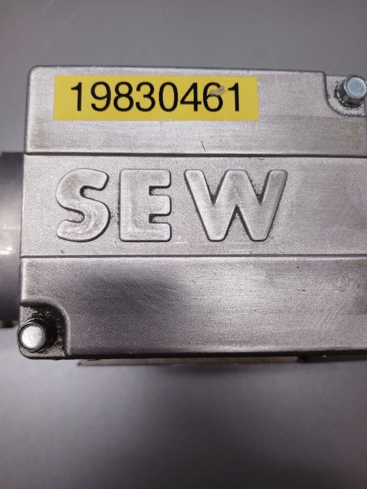 5861894