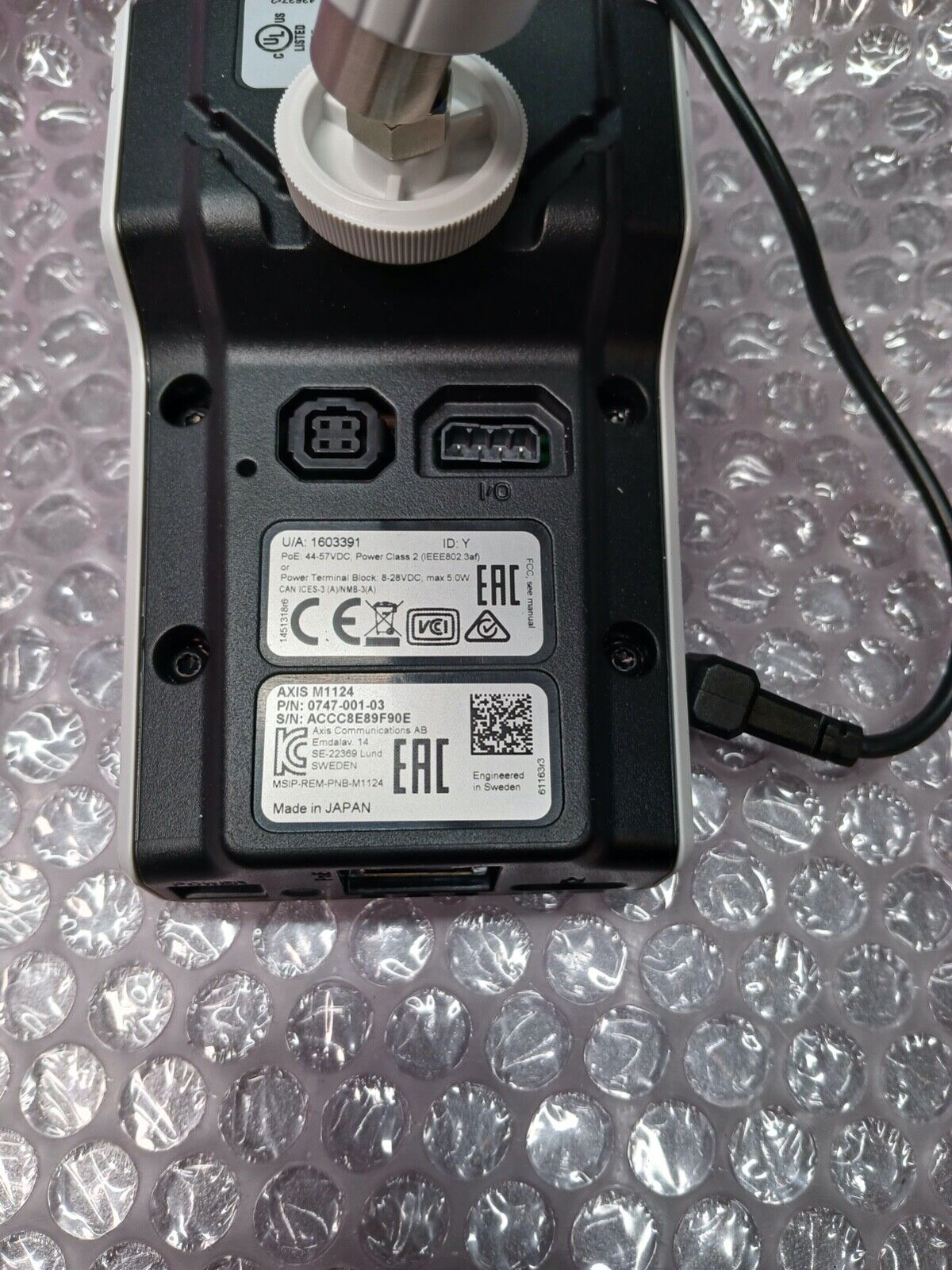 5861850