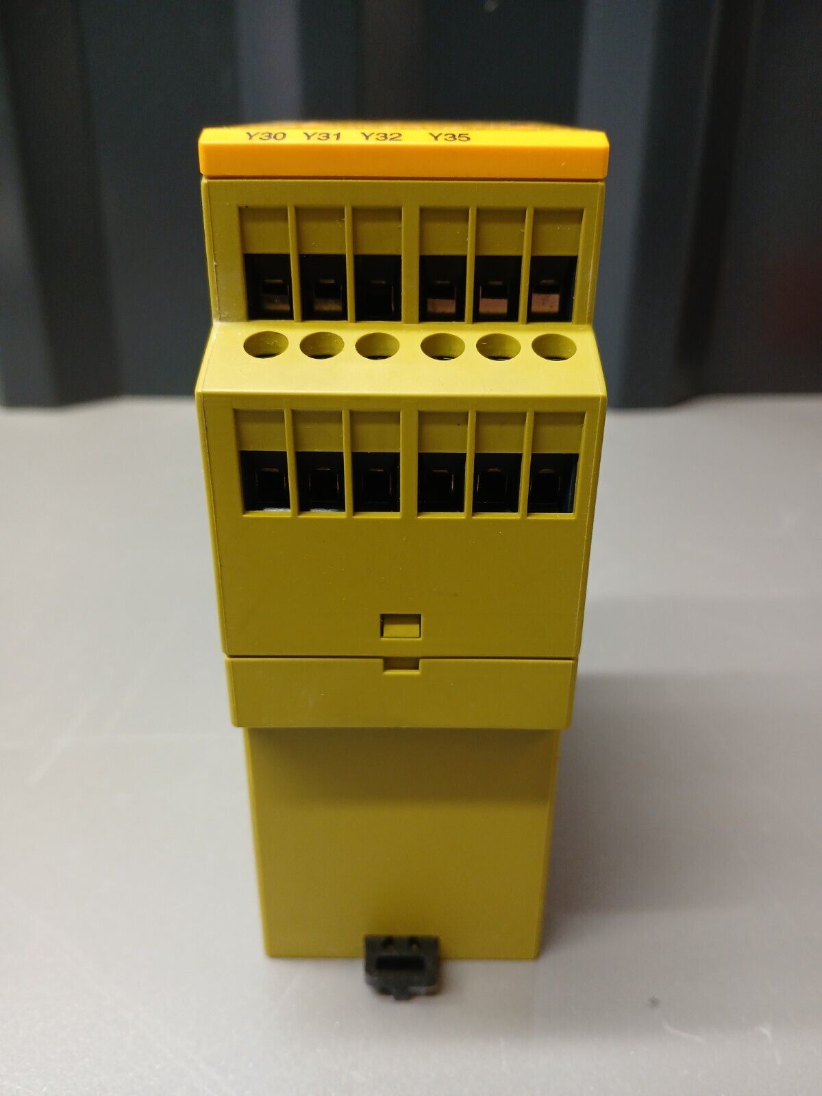 5942630