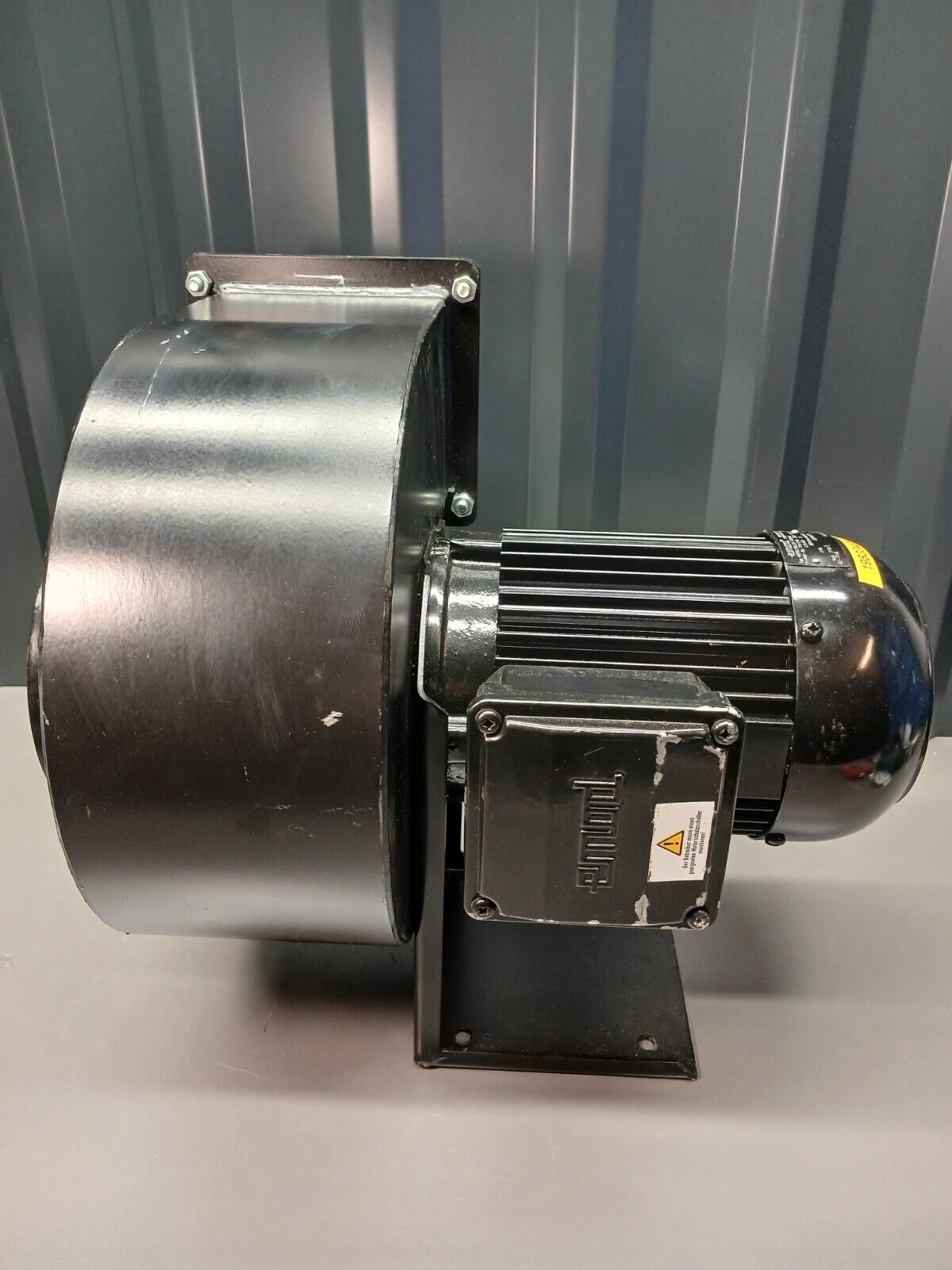 5834900