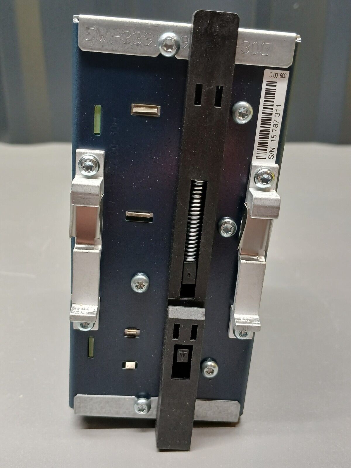 5861887