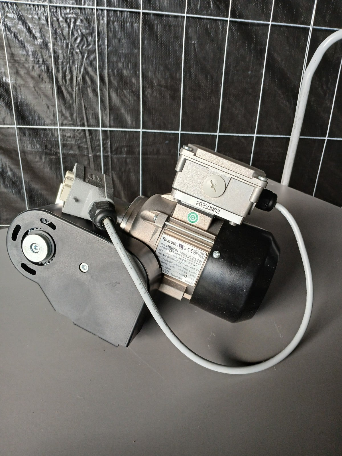 8245024