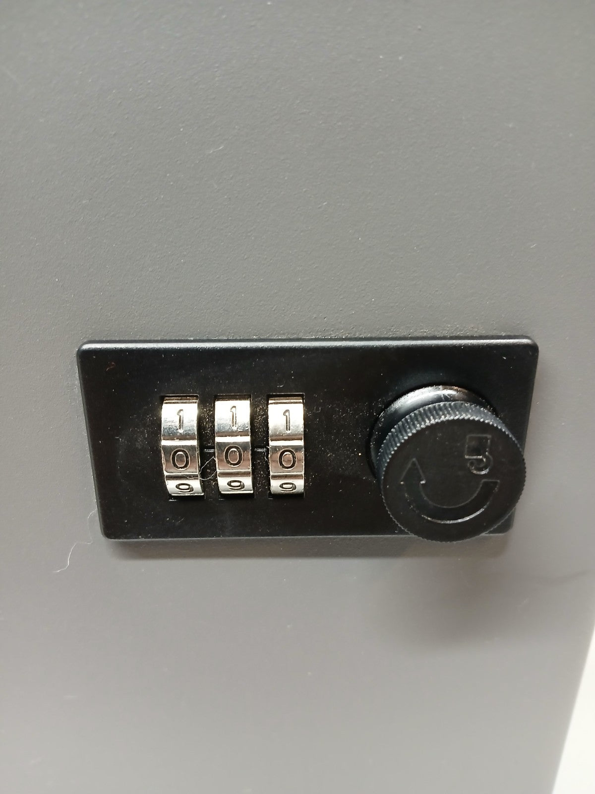 8628232