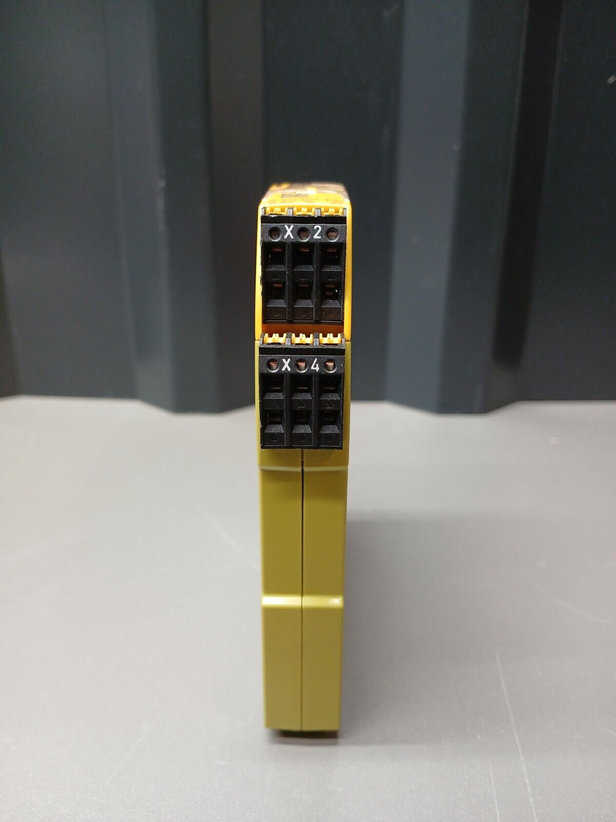 5942629