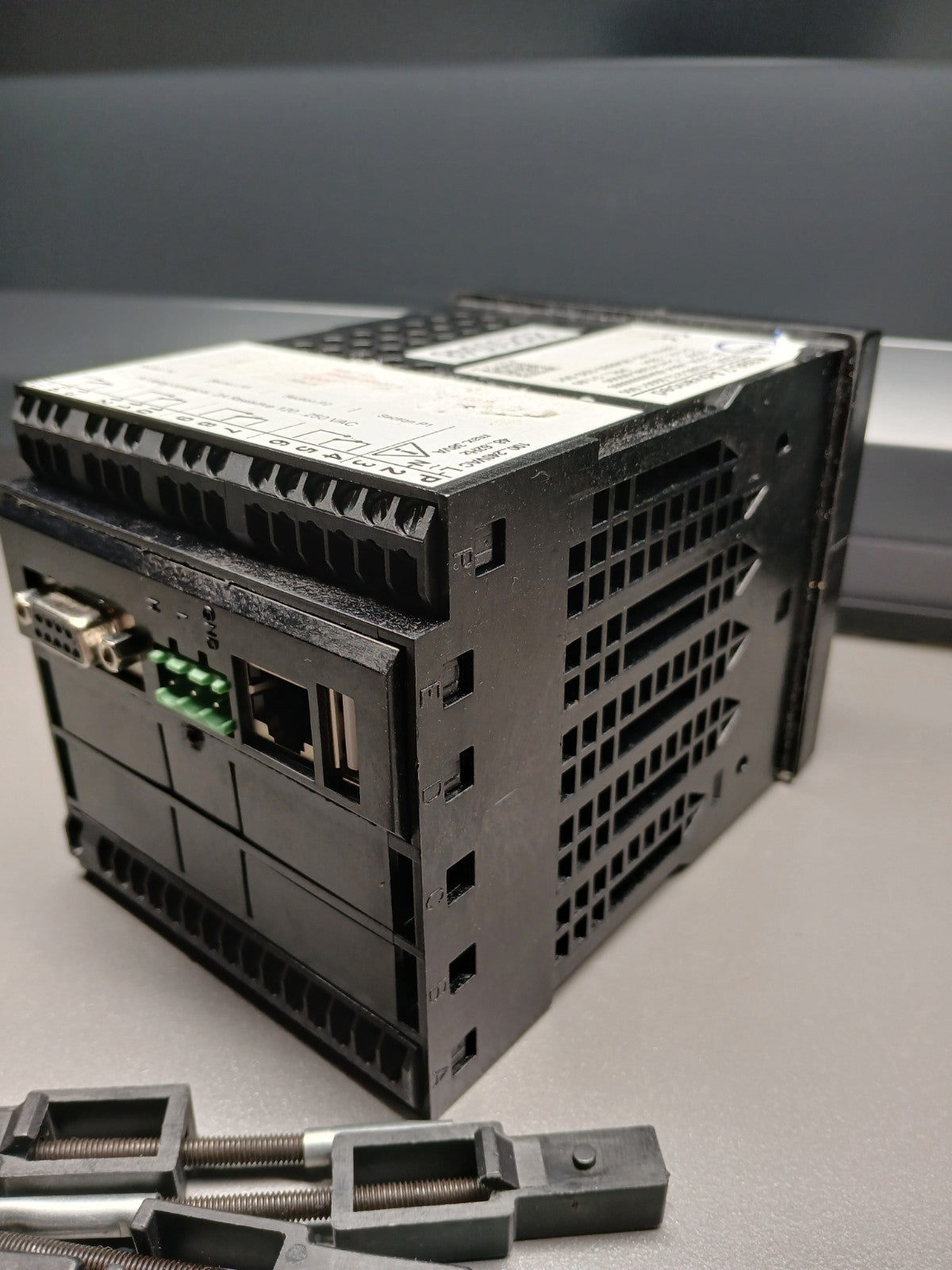 8424005