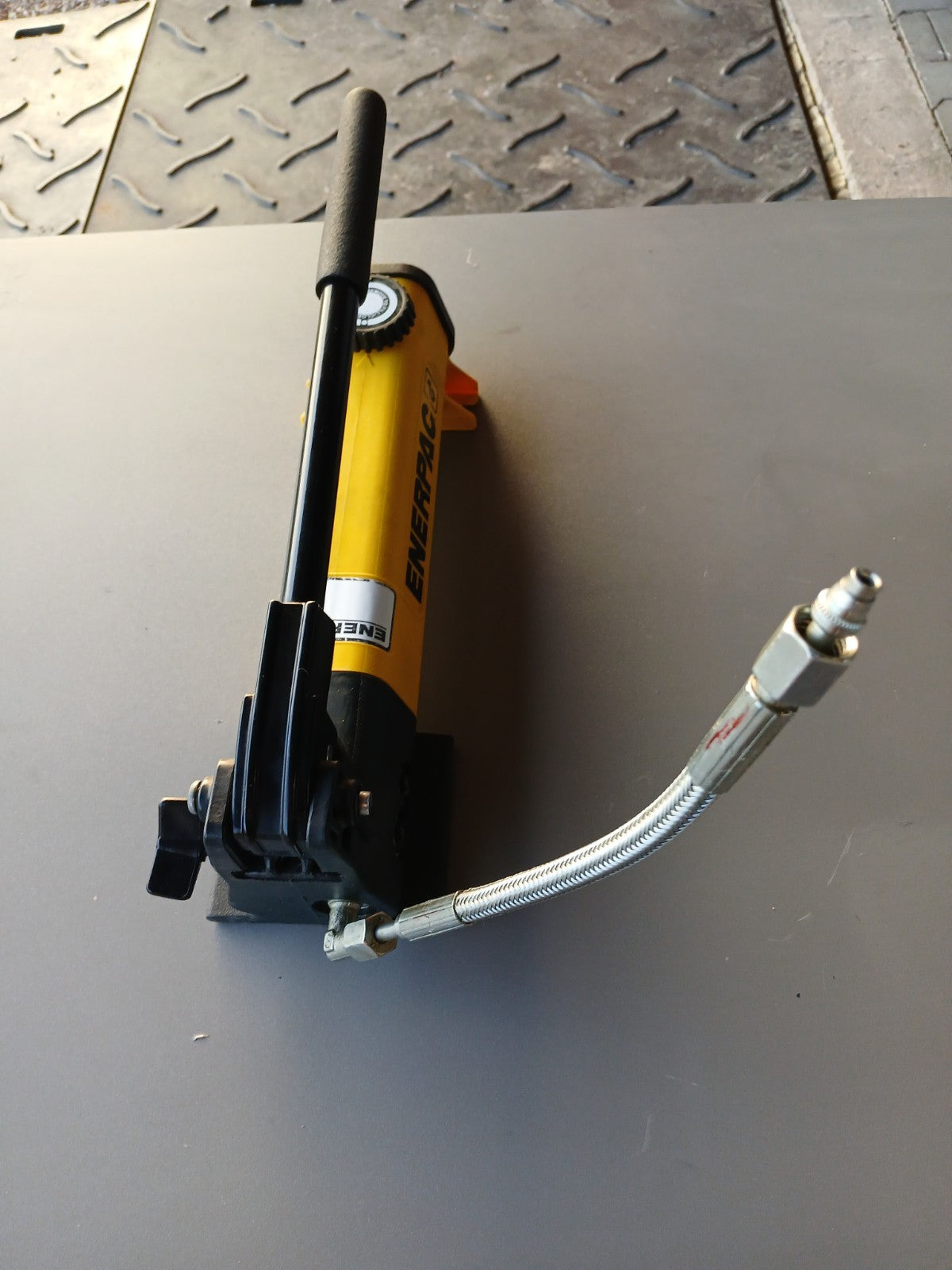 8323169