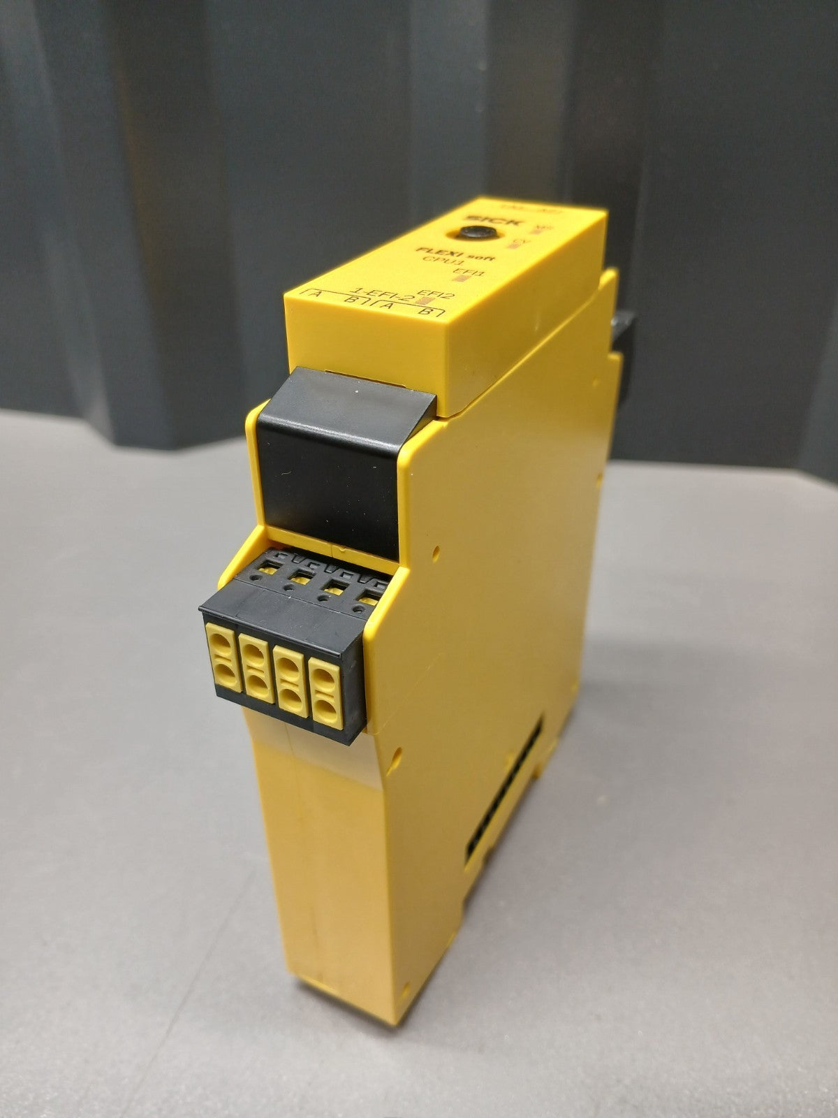 8323161