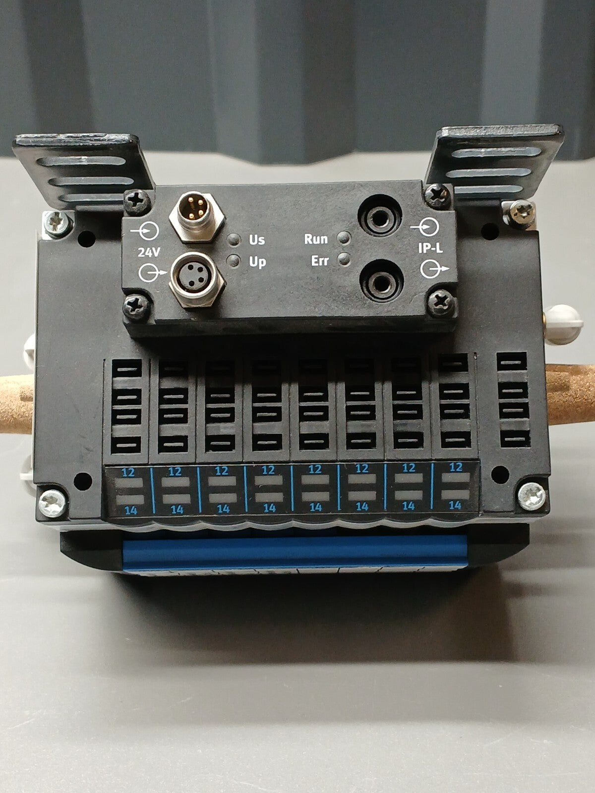 8244933