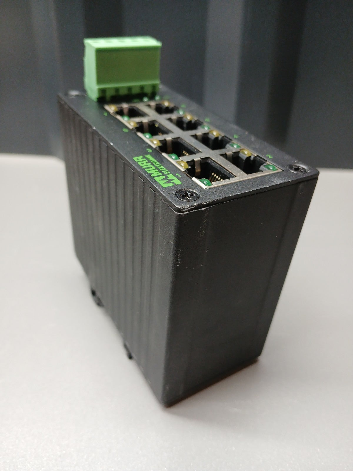 8424003