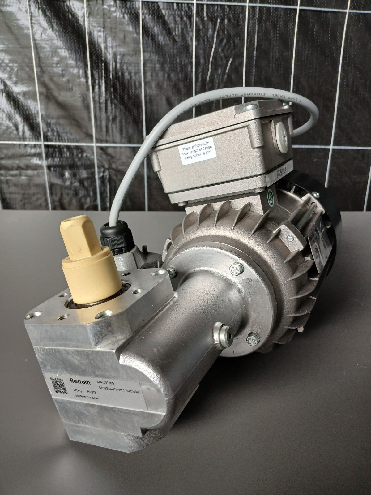 8245023