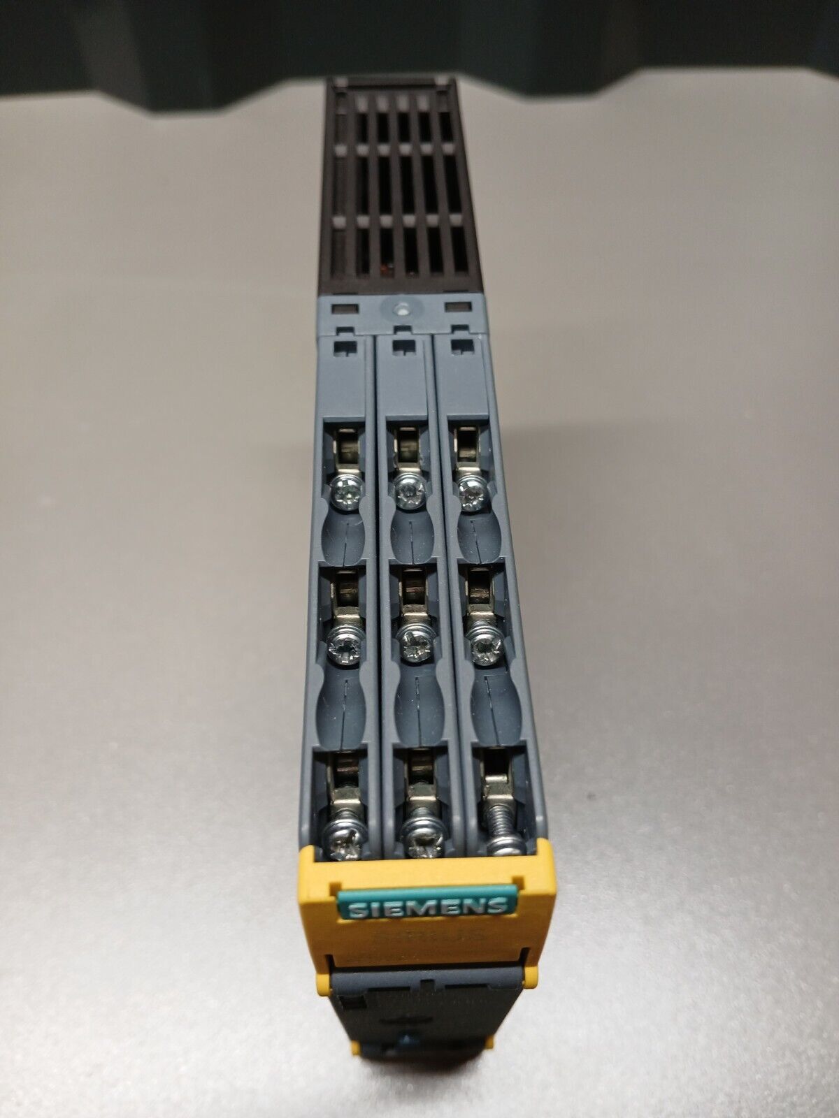 5861766
