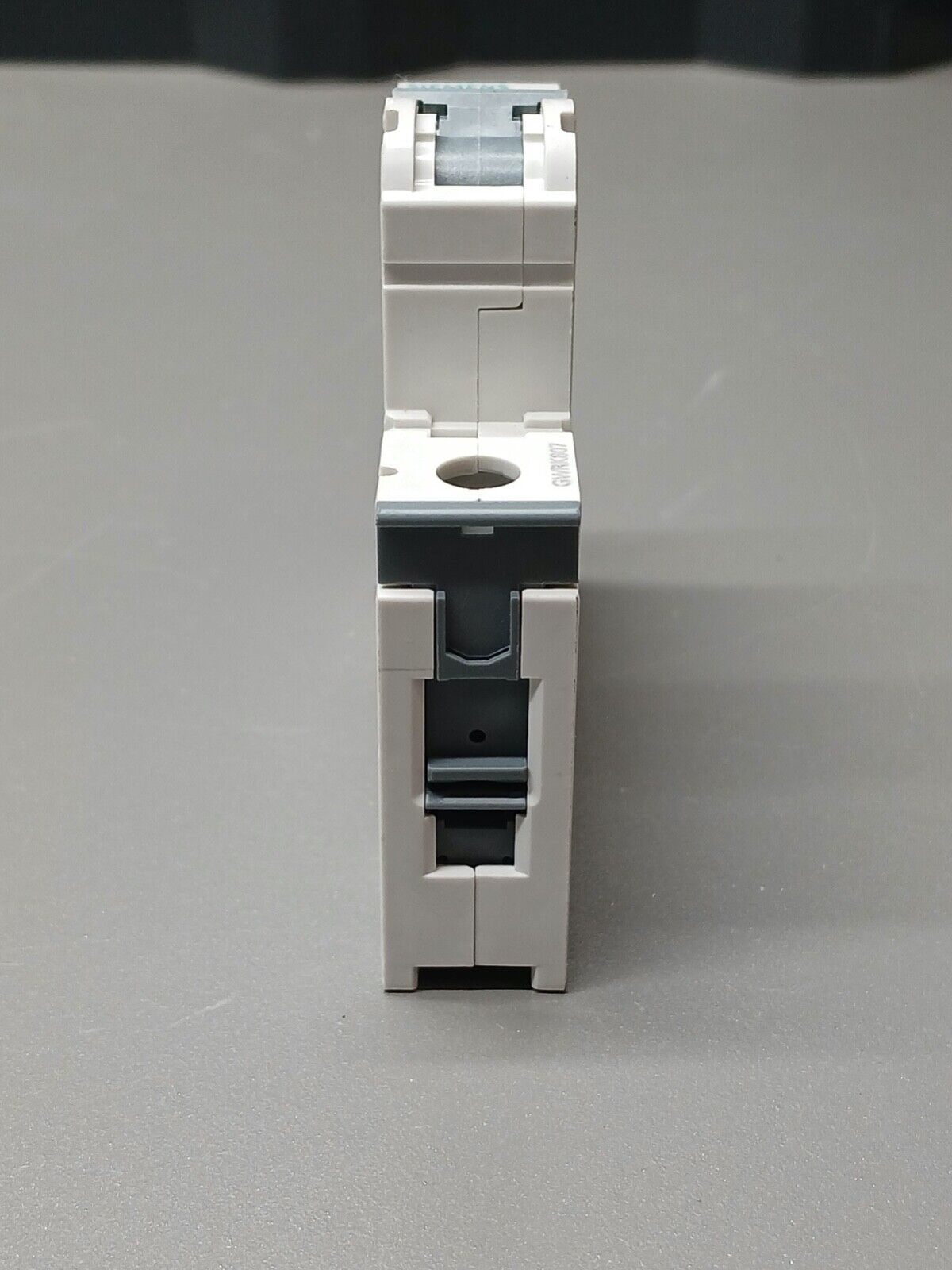 5861772