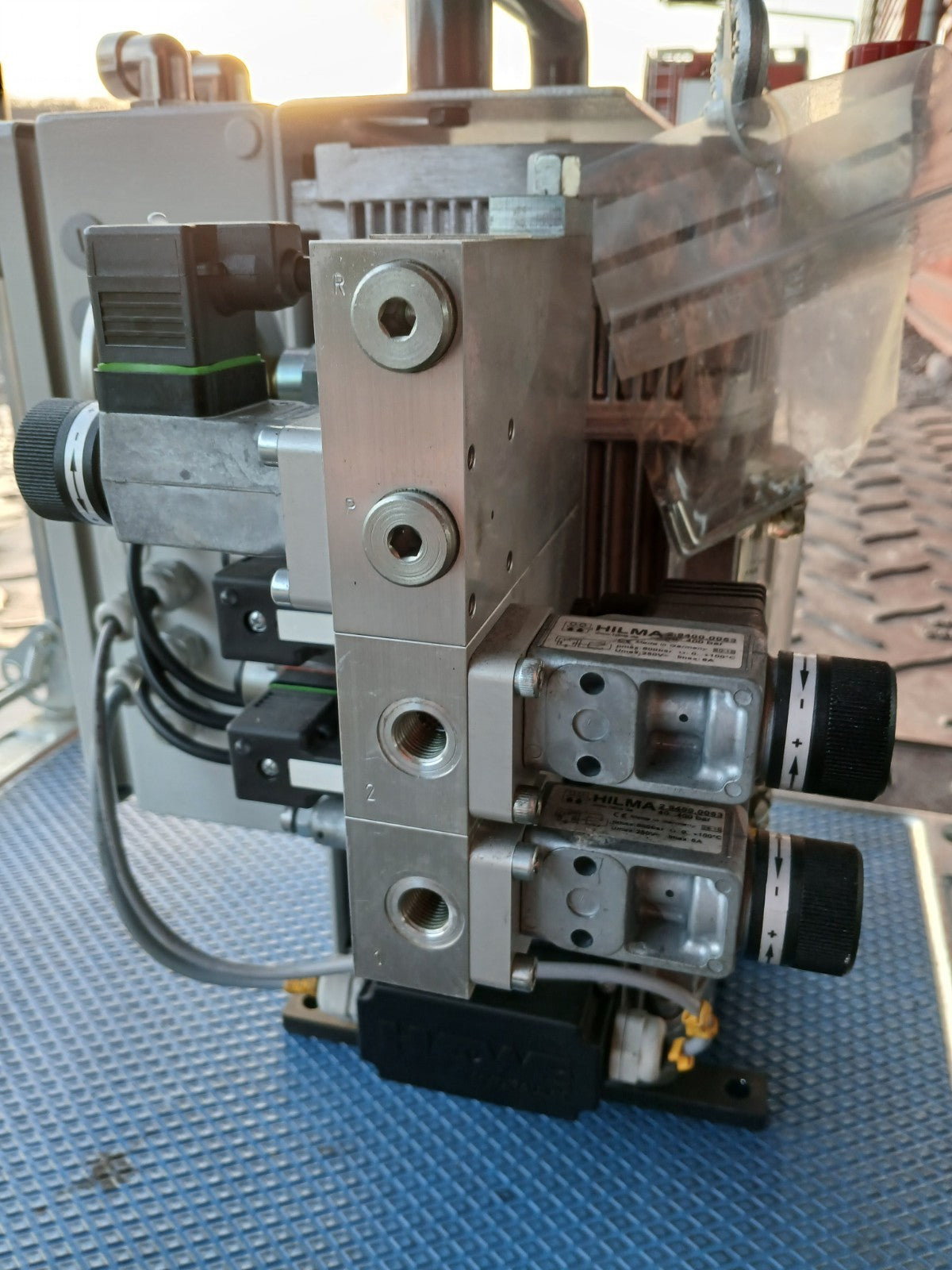 8424017